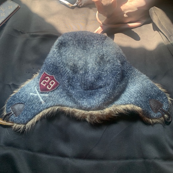 Fur hat - Picture 3 of 4